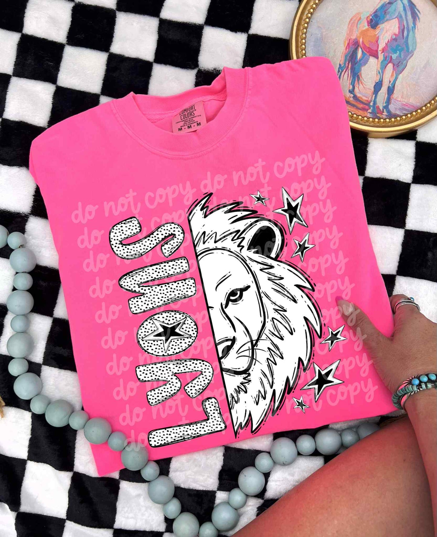 Lyons BW Dottie's PNG Design